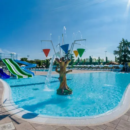 Del Garda Village And 4* Peschiera del Garda