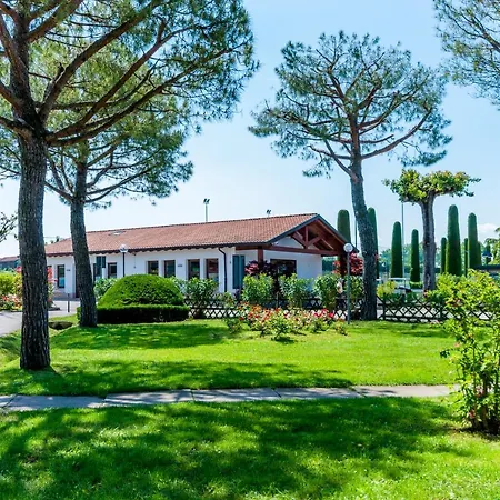 Del Garda Village And Campsite