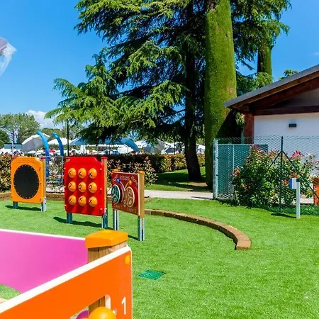 Campsite Del Garda Village And 4*
