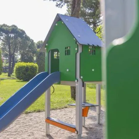 Del Garda Village And