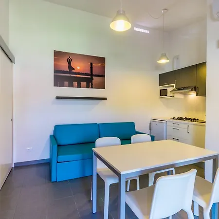 Del Garda Village And Peschiera del Garda